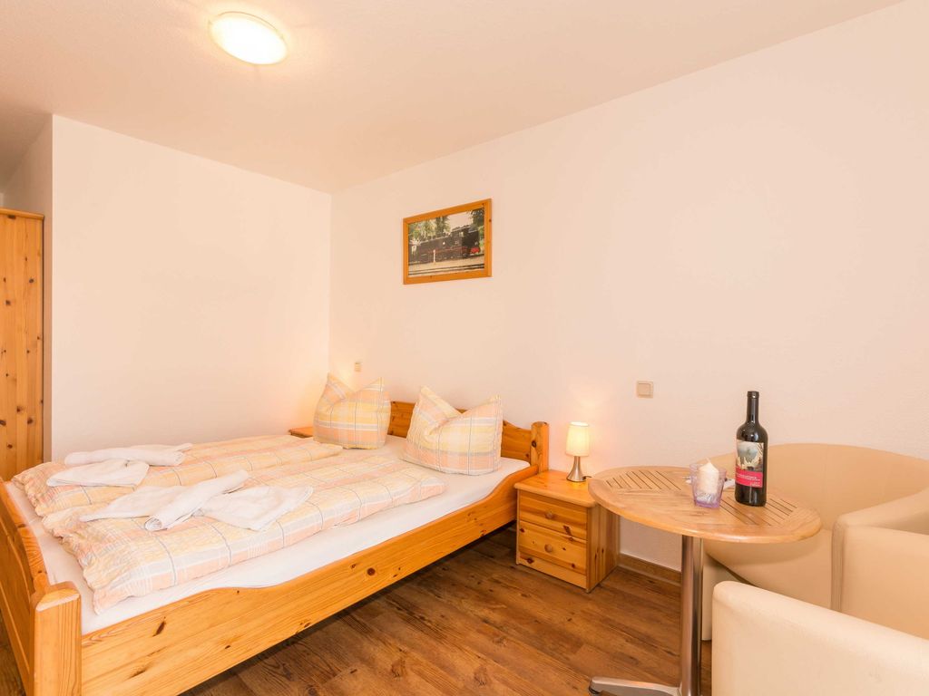 Dop.Zim. 22 - Pension Anker detail 1
