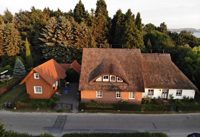 Ferienwohnung unterm Reetdach in idyllischer Lage
