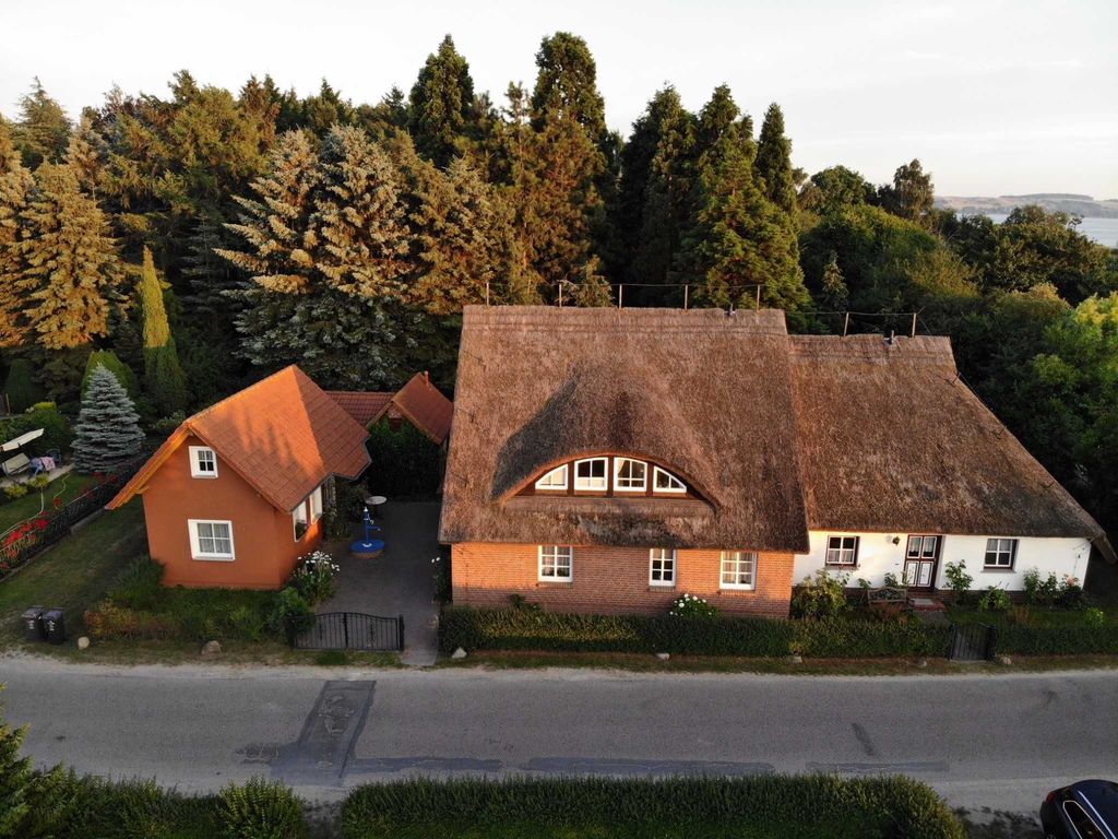 Ferienwohnung unterm Reetdach in idyllischer Lage