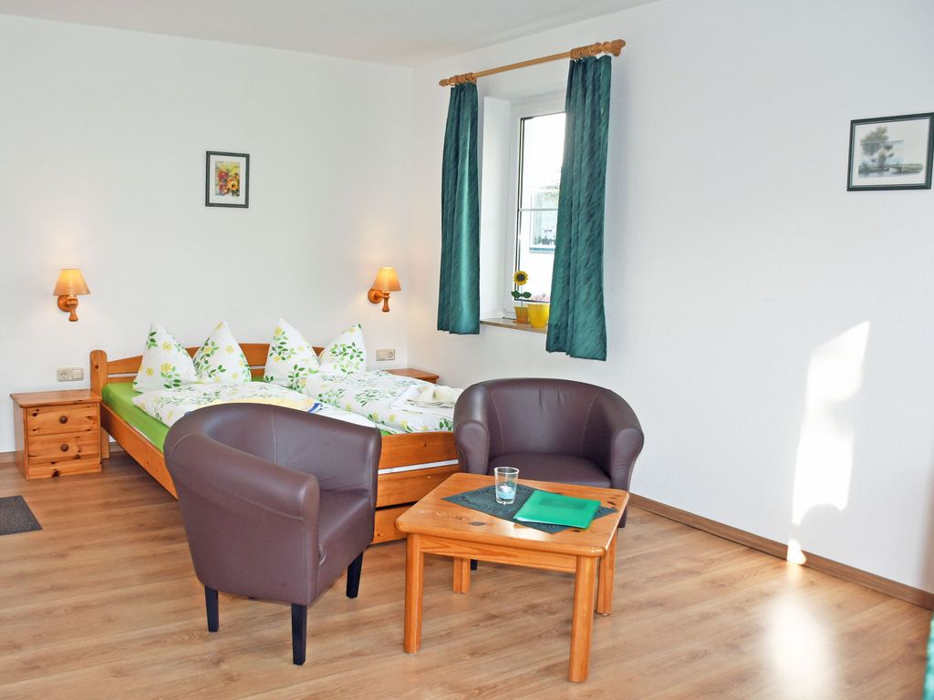 02 Doppelzimmer mit Terrasse