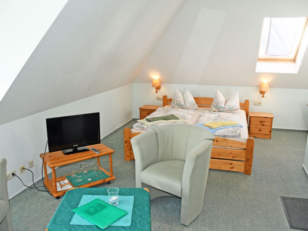 11 Doppelzimmer im OG