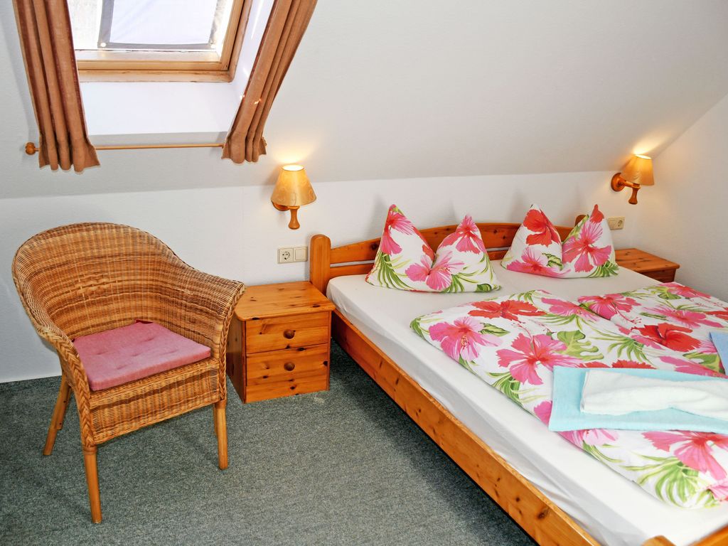 09 FAMILIENAPPARTEMENT mit Balkon und Seeblick