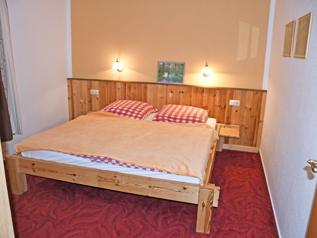02 Ferienappartement mit Balkon