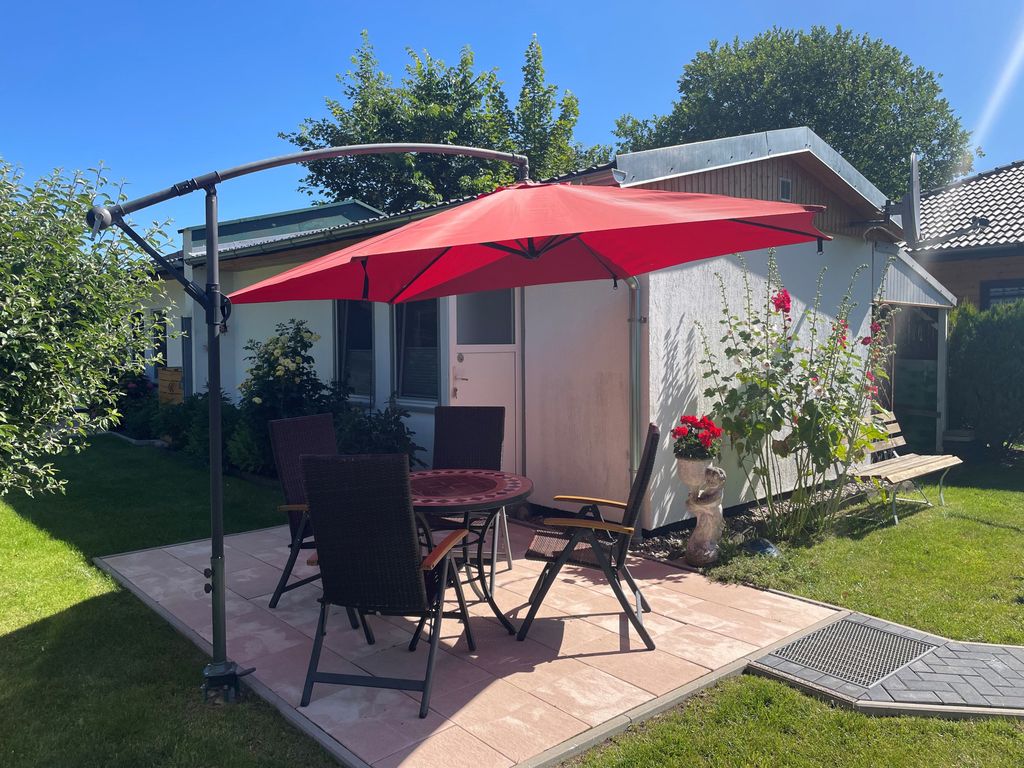 DEB 017 Bungalow mit Gartenterrasse in Altefähr