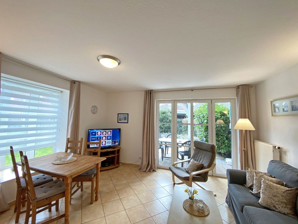 Haus Rügenwelle Whg. 02 EG mit Terrasse - W: Haus Rügenwelle mit 4 komfortablen Wohnungen detail 2
