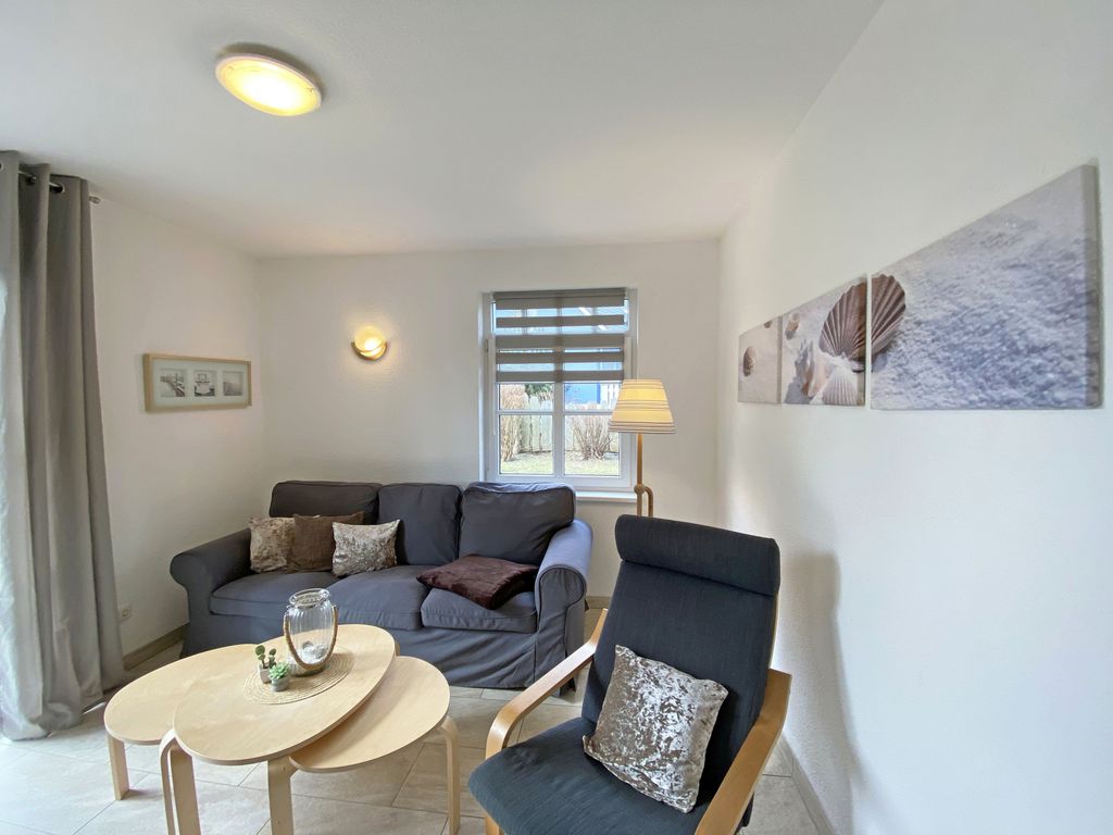 Haus Rügenwind Whg. 01 EG mit Terrasse - W: Haus Rügenwind mit 4 komfortablen Wohnungen detail 2