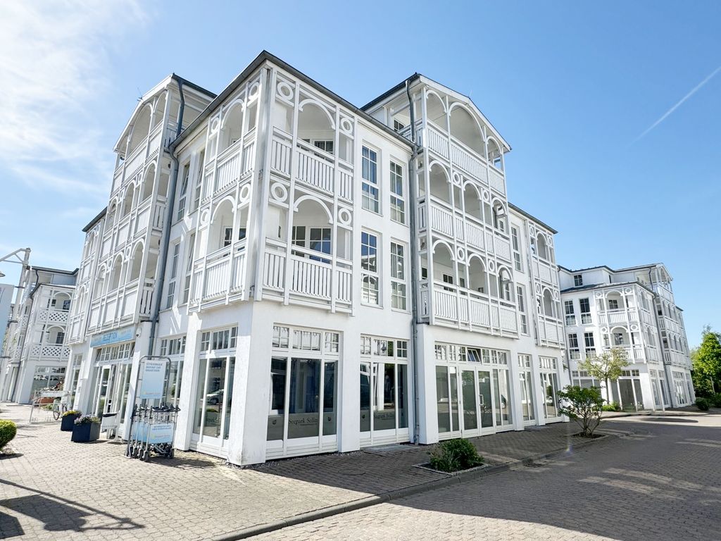 F: Seepark Sellin - Haus Altensien Whg 465 mit Balkon detail 3