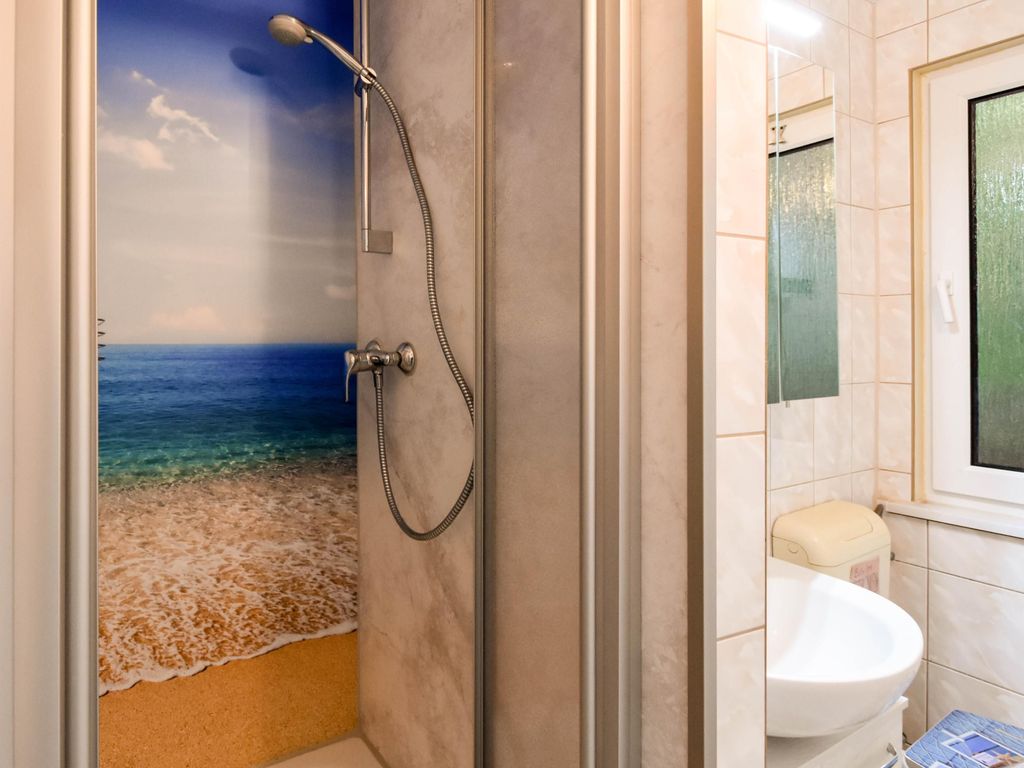 Ferienbungalow B - Ferienbungalows am Rand des Buchenwaldes im Ostseebad Sellin detail 2