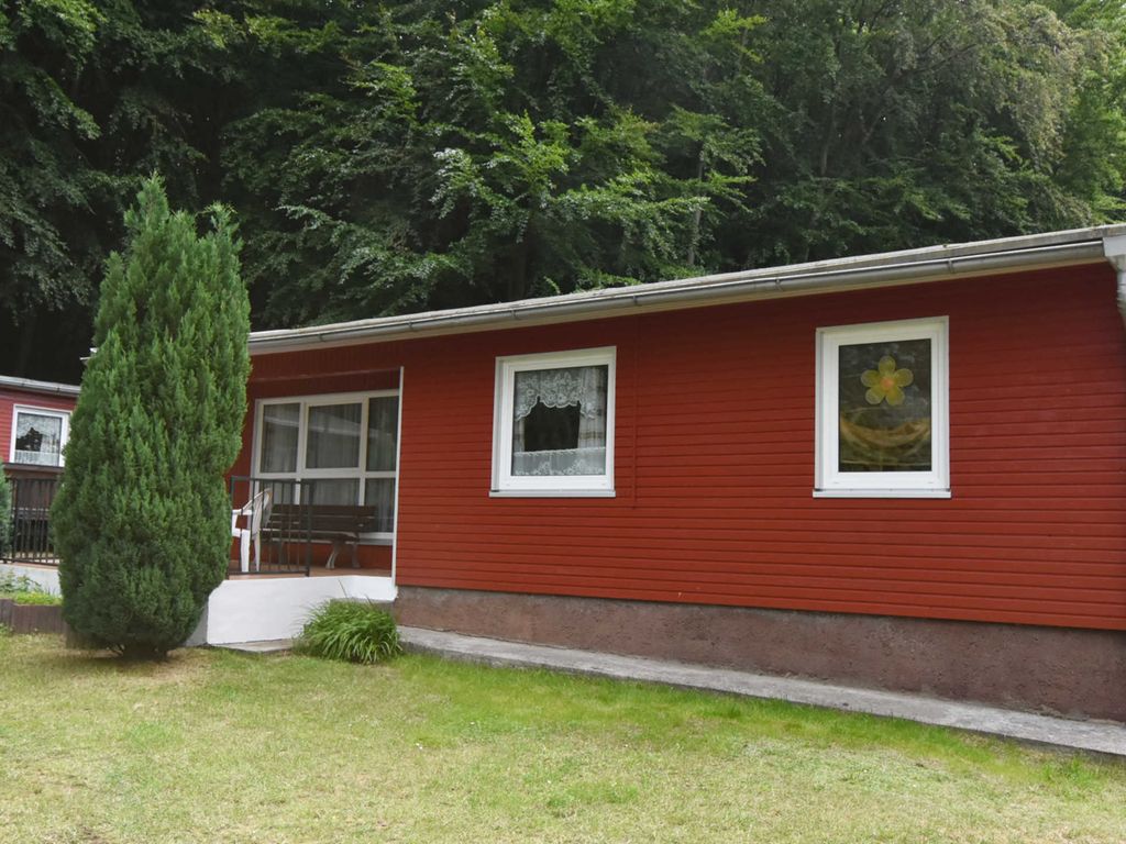 Ferienbungalow A - Ferienbungalows am Rand des Buchenwaldes im Ostseebad Sellin detail 1