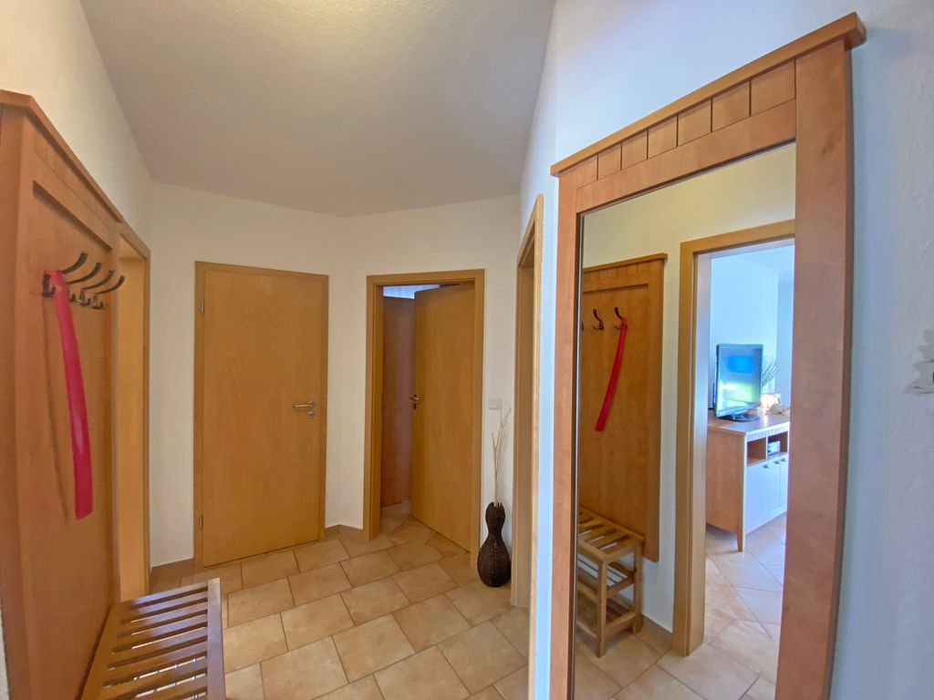 Haus 1 Fewo 01 Am Selliner See mit Terrasse - A: Ferienwohnung 01 & 10 Am Selliner See detail 2