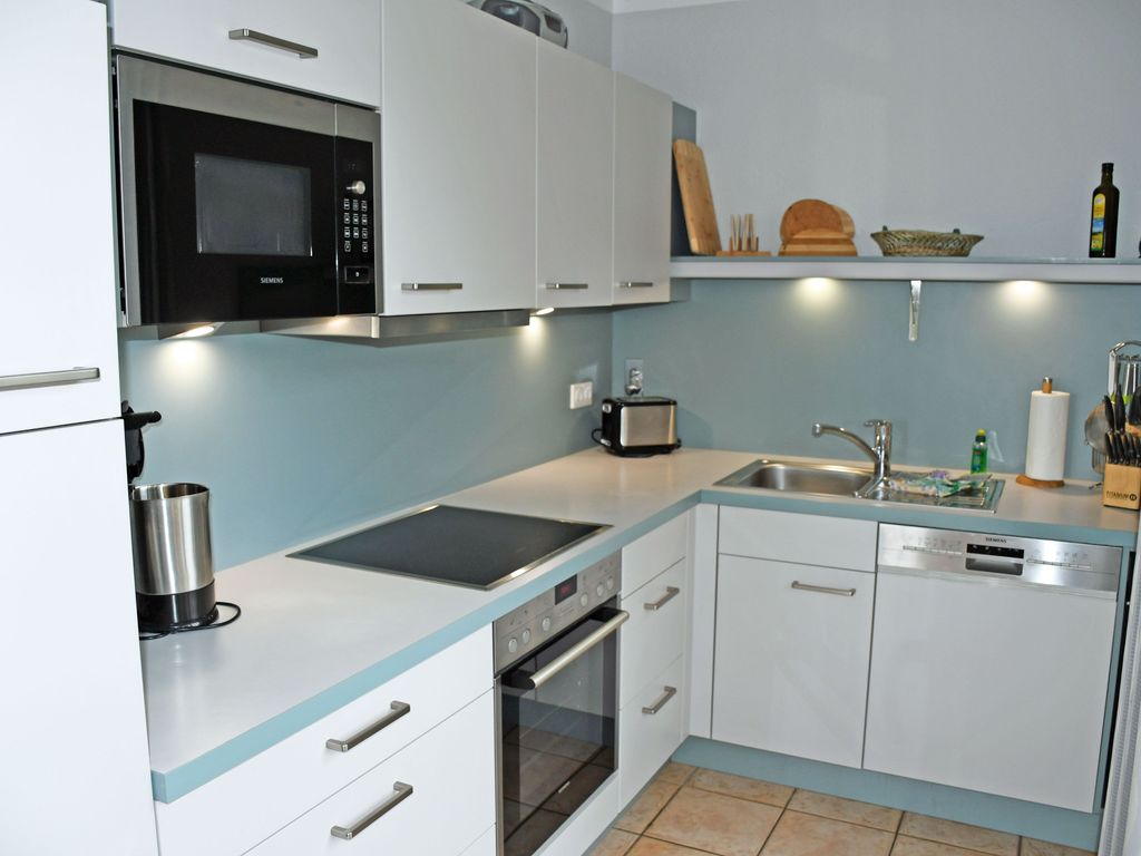Ferienwohnung EG 1 mit Terrasse und Strandkorb - Landhaus mit Reetdach am Teich detail 4