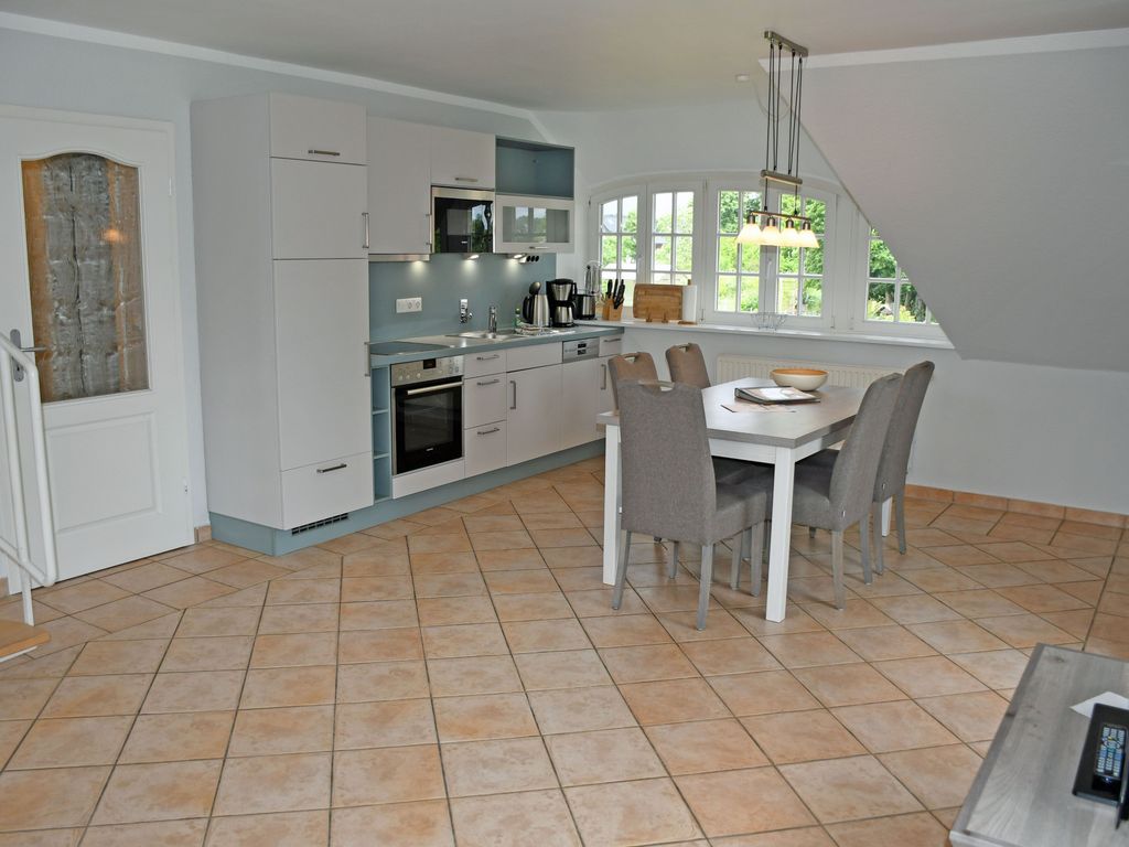 Ferienwohnung mit Balkon 0G 1 - Landhaus mit Reetdach am Teich detail 3