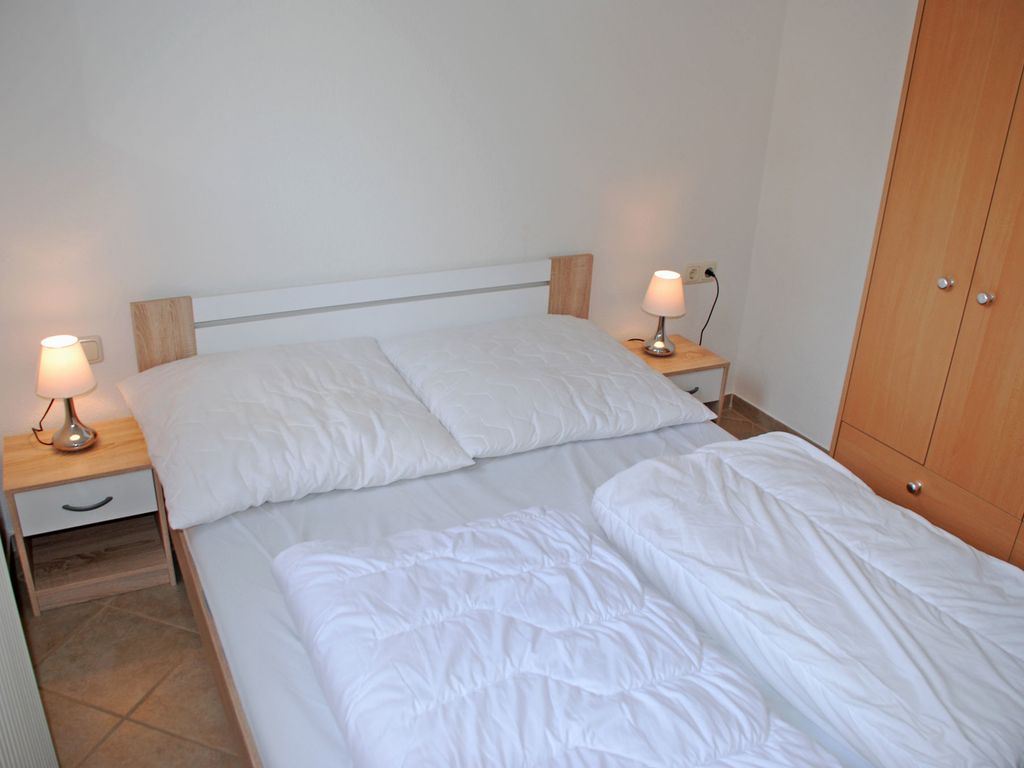02 Ferienwohnung (H)