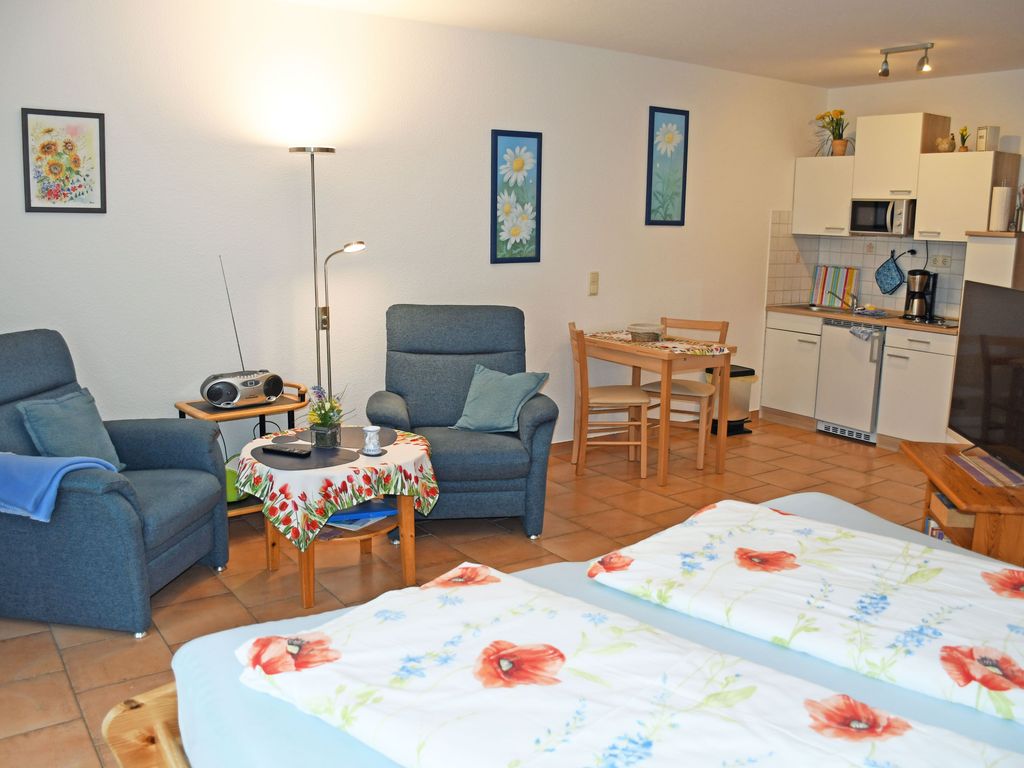 Ferienwohnung Oie mit Sonnenterrasse - Ferienwohnungen an der Hagenschen Wiek auf Rügen detail 1