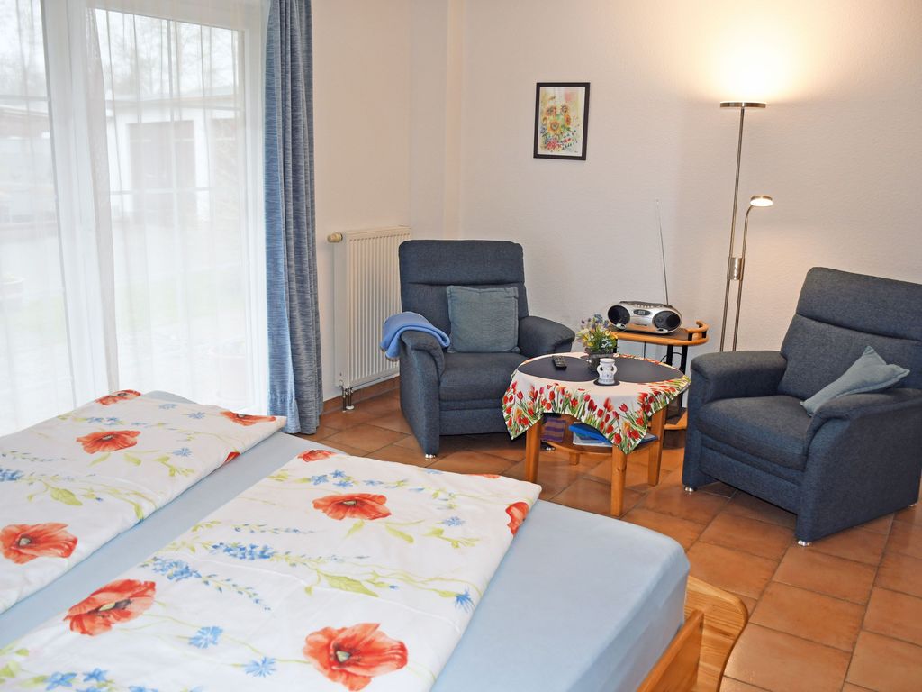 Ferienwohnung Oie mit Sonnenterrasse - Ferienwohnungen an der Hagenschen Wiek auf Rügen detail 2