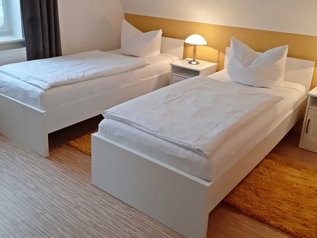 Ferienwohnung Kastanienblick mit Kamin - Ferienwohnungen Ramitz auf Rügen detail 1