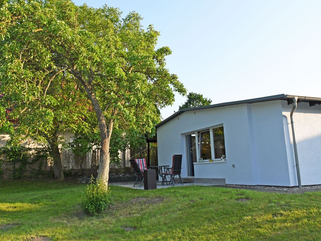Ferienbungalow mit großem Garten im Ostseebad Göhren detail 3