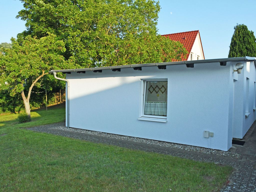 Ferienbungalow mit großem Garten im Ostseebad Göhren detail 4