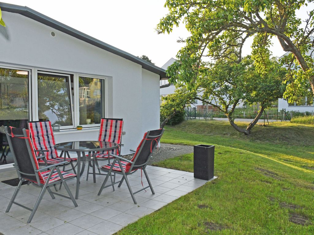 Ferienbungalow mit großem Garten im Ostseebad Göhren detail 1