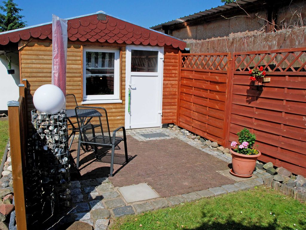 ruhiges gelegenes Ferienhaus mit Terrasse am Sund detail 2