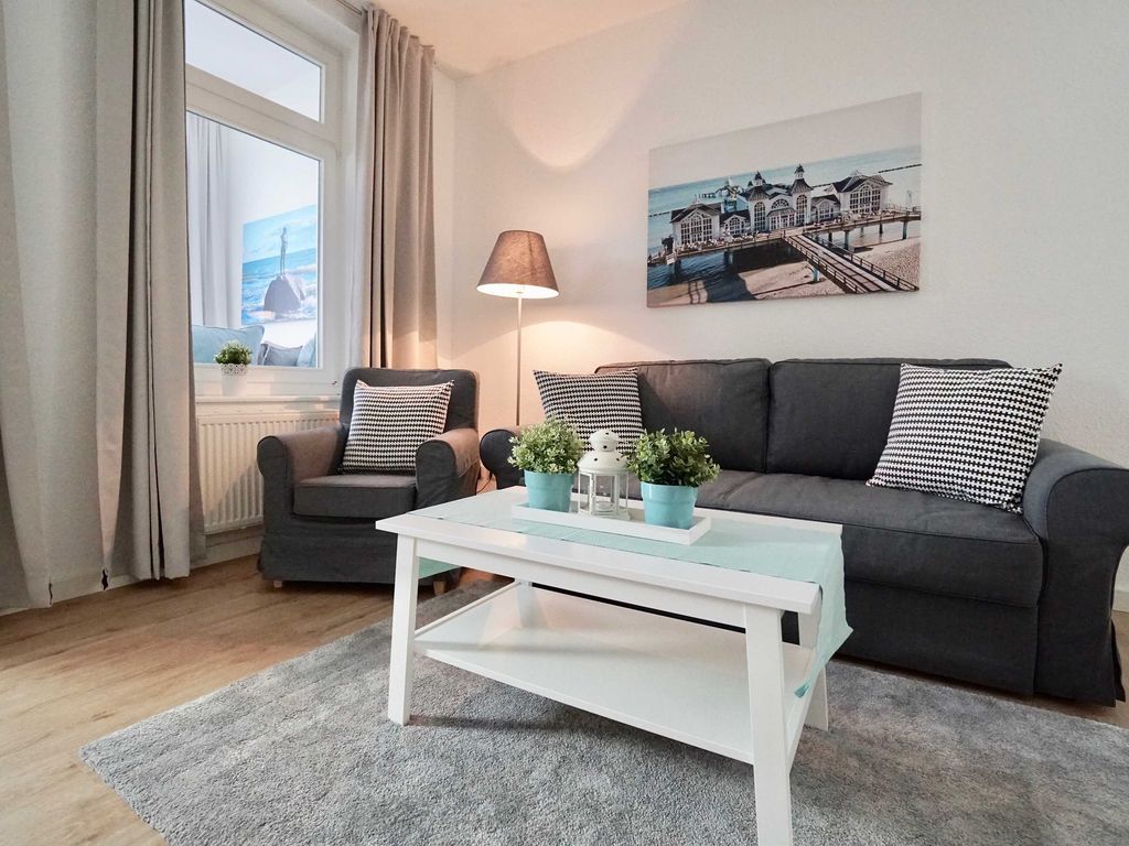 04 Ferienappartement Ummanz mit Balkon (H)