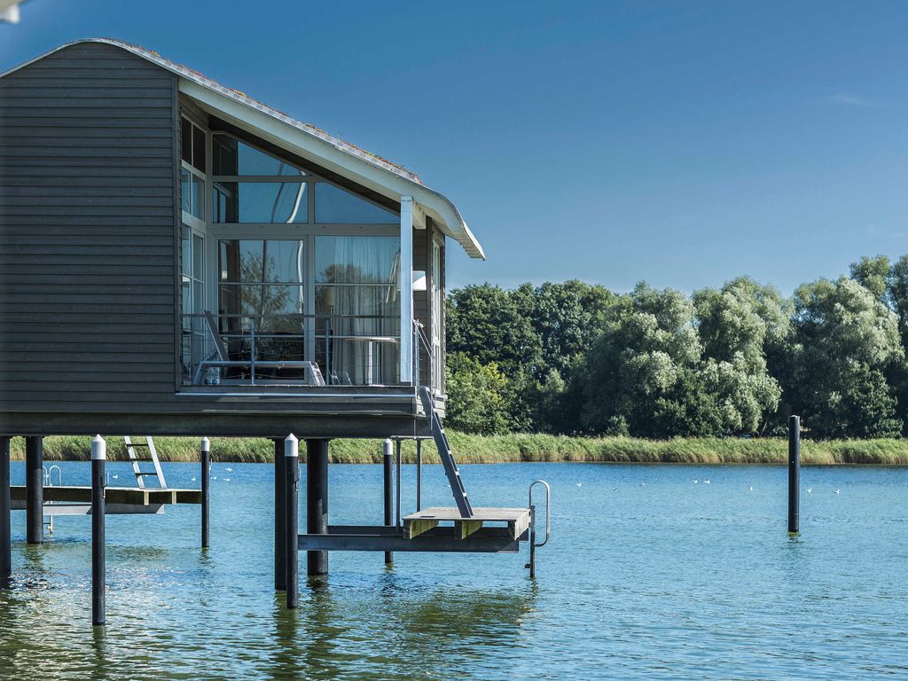 Pfahlhaussuite auf dem Wasser - im-jaich Wasserferienwelt Lauterbach detail 3
