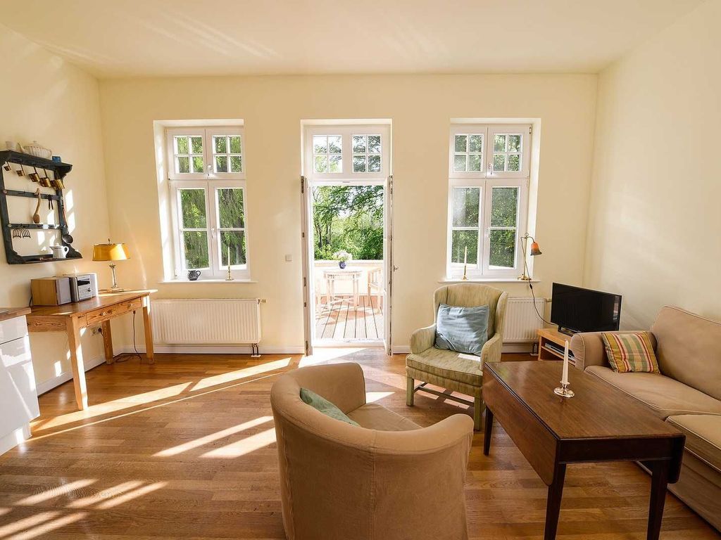 Ferienwohnung 7 mit Seeblick und großem Balkon - Gut Grubnow Rügen detail 2