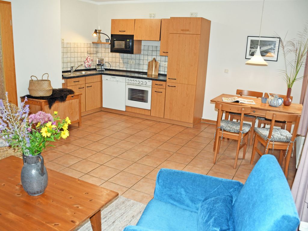 03 Ferienwohnung mit Gartenterrasse - Ferienwohnungen im Fischerdorf und unterm Reetdach detail 1
