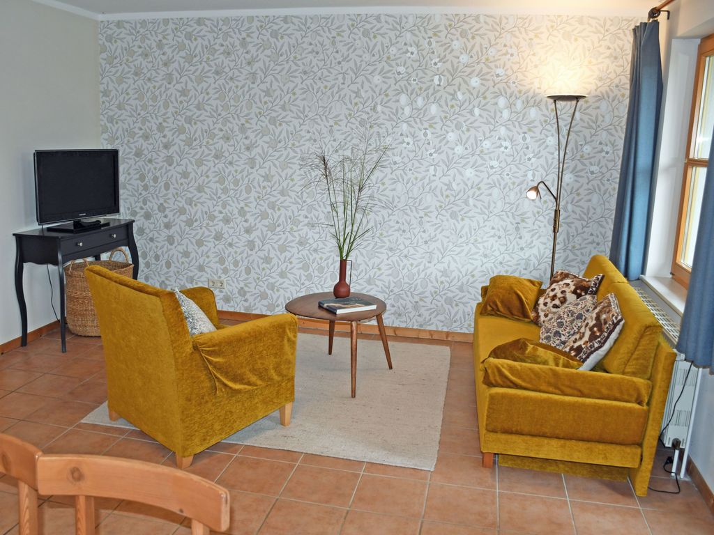 02 Ferienwohnung mit Gartenterrasse - Ferienwohnungen im Fischerdorf und unterm Reetdach detail 2