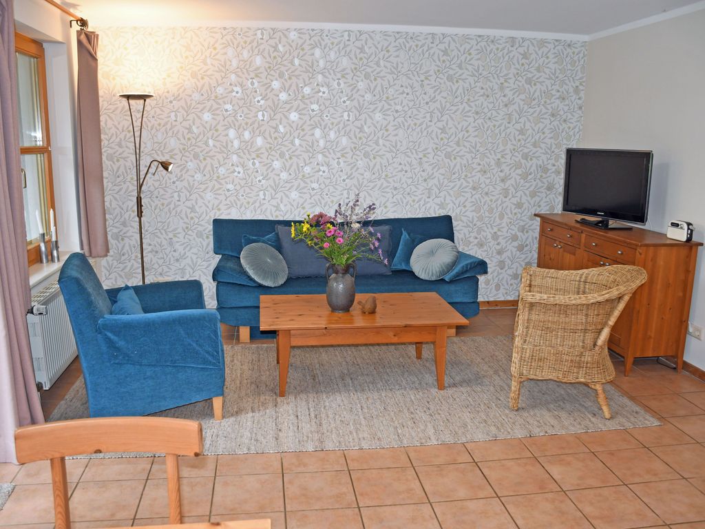 03 Ferienwohnung mit Gartenterrasse - Ferienwohnungen im Fischerdorf und unterm Reetdach detail 2