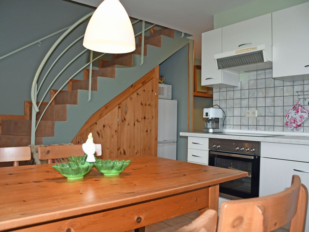 01 Ferienwohnung mit Gartenterrasse - Ferienwohnungen im Fischerdorf und unterm Reetdach detail 4
