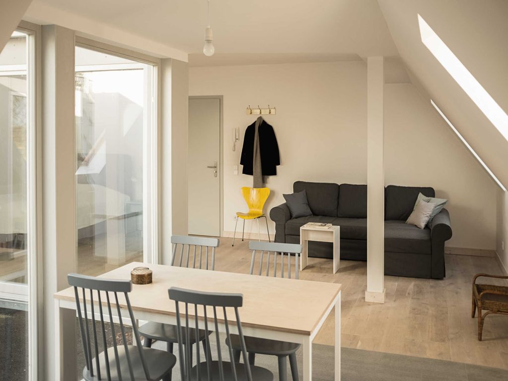 Wohnung DG Rechts