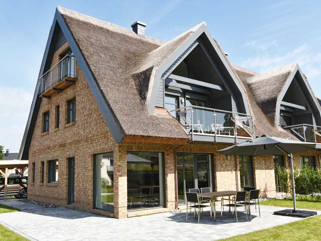 exklusive Reetdach-Villa Ostseefrische