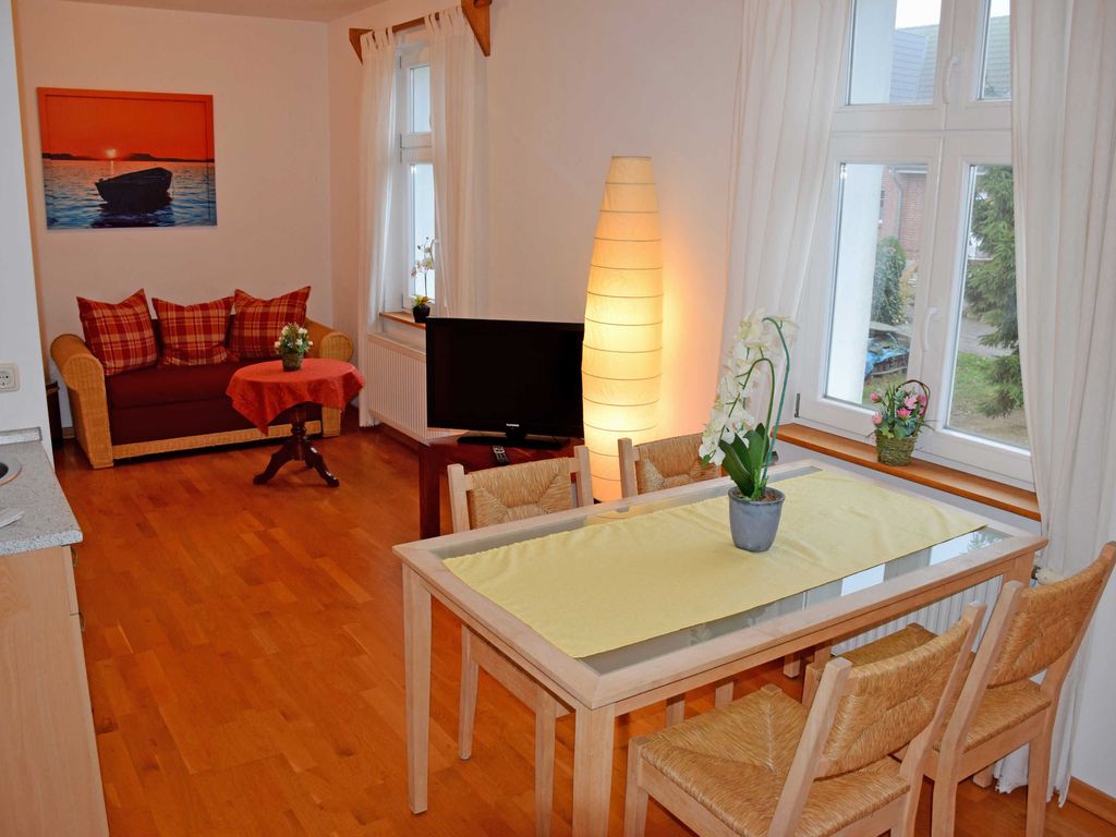 01 Ferienwohnung - Ferienwohnungen im Ostseebad Göhren REB785 detail 2