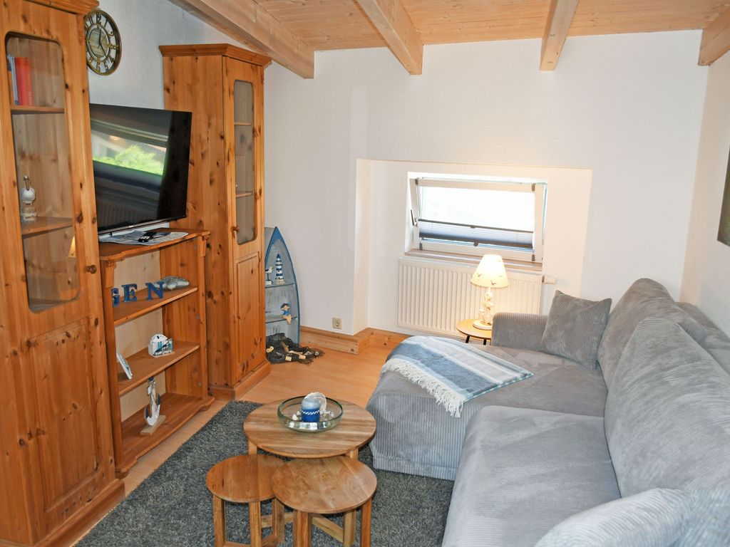 Ferienwohnung Lee (R) - Ferienhaus zum Hafen in Altefähr detail 2