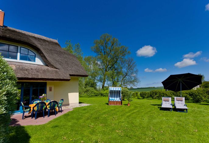 Reetdachhaus Eibe 2 mit Kamin Sauna WLan