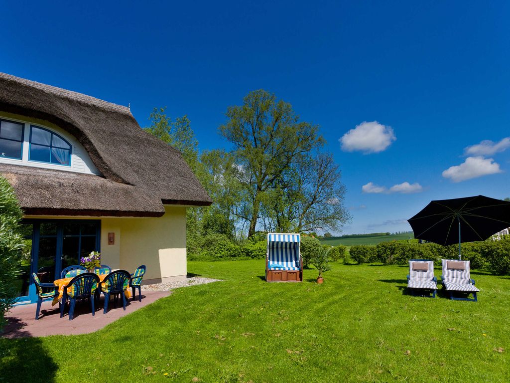 Reetdachhaus Eibe 2 mit Kamin Sauna WLan