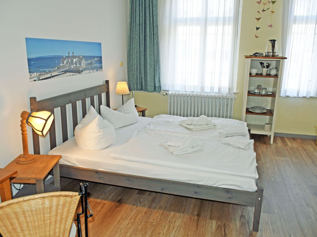 Budgetzimmer mit Dusche/WC auf dem Flur 26 - Wilhelms Hostel im Ostseebad Sellin detail 1
