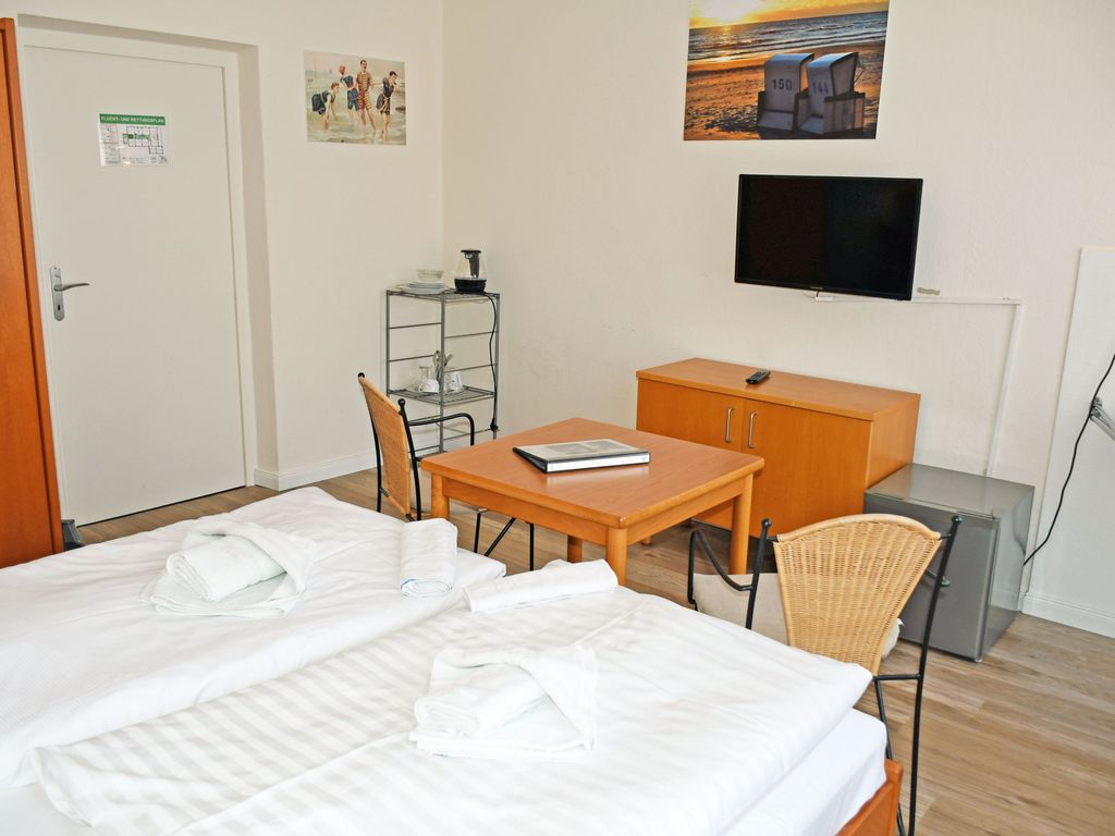 Budgetzimmer mit Dusche/WC auf dem Flur 27 - Wilhelms Hostel im Ostseebad Sellin detail 2