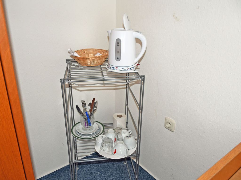 Budgetzimmer mit Dusche/WC auf dem Flur 22 - Wilhelms Hostel im Ostseebad Sellin detail 4