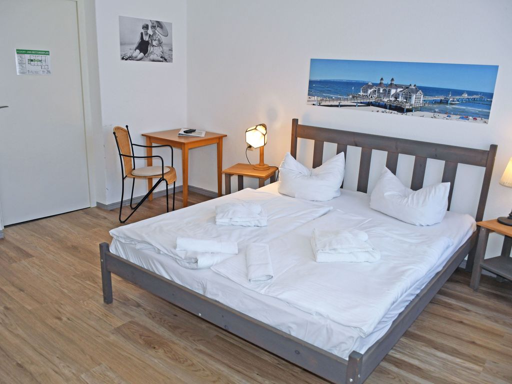 Budgetzimmer mit Dusche/WC auf dem Flur 26 - Wilhelms Hostel im Ostseebad Sellin detail 2