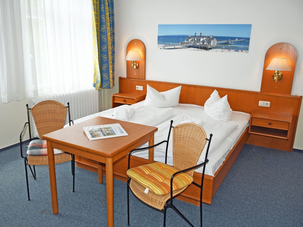 Budgetzimmer mit Dusche/WC auf dem Flur 22 - Wilhelms Hostel im Ostseebad Sellin detail 1